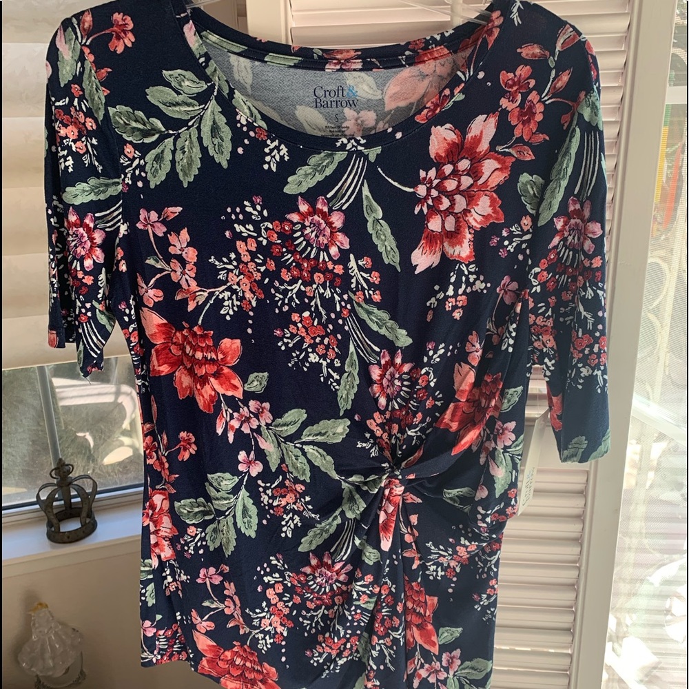 🌺CROFT&BARROW FLOWERY BLOUSE 🌺. Small- NWT🍃🌿